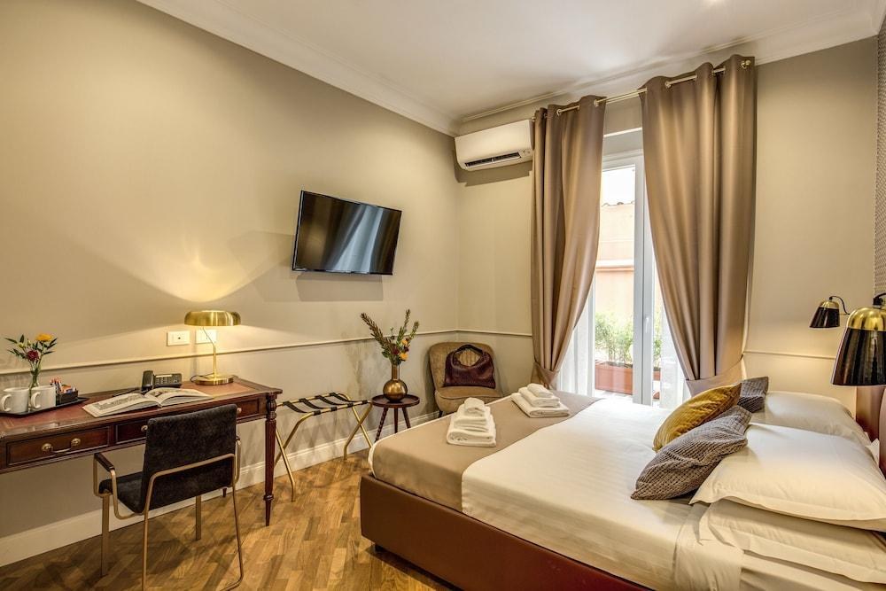 Charme Spagna Boutique Hotel photo 4