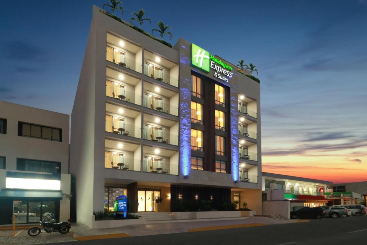 HOLIDAY INN EXPRESS & SUITES PLAYA DEL CARMEN