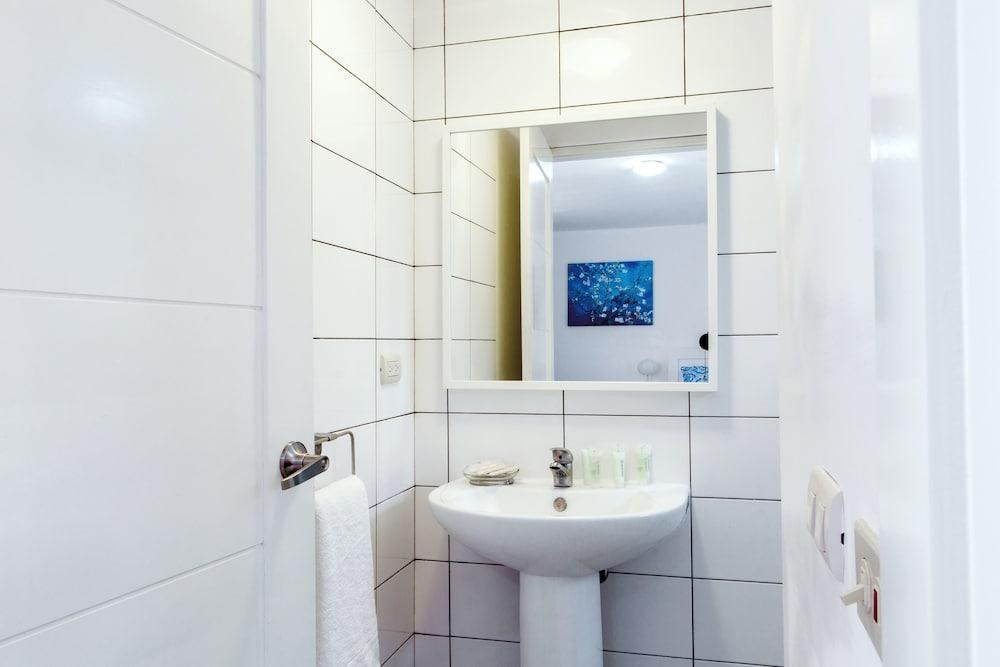 Hotel Tropicana Suites Deluxe Beach Club & Pool photo 3