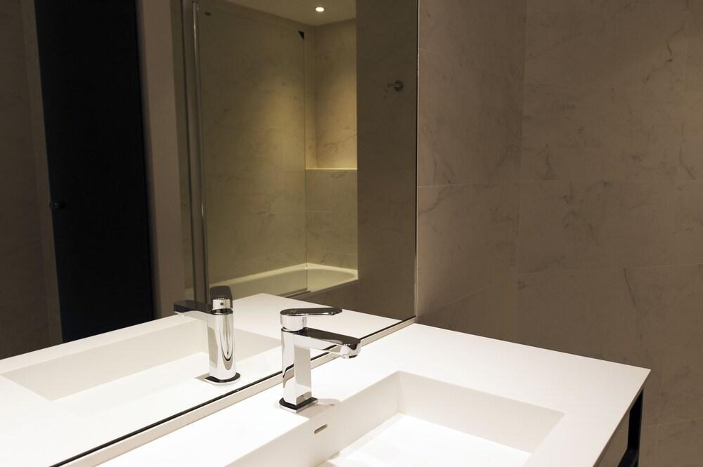 MH Apartments Central Madrid photo 4
