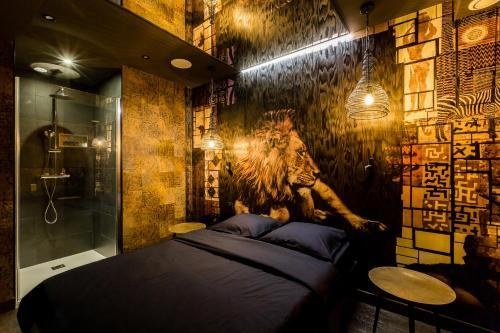 Love Hôtel avec nuit insolite au Dandy et Jacuzzi privatisé photo 2