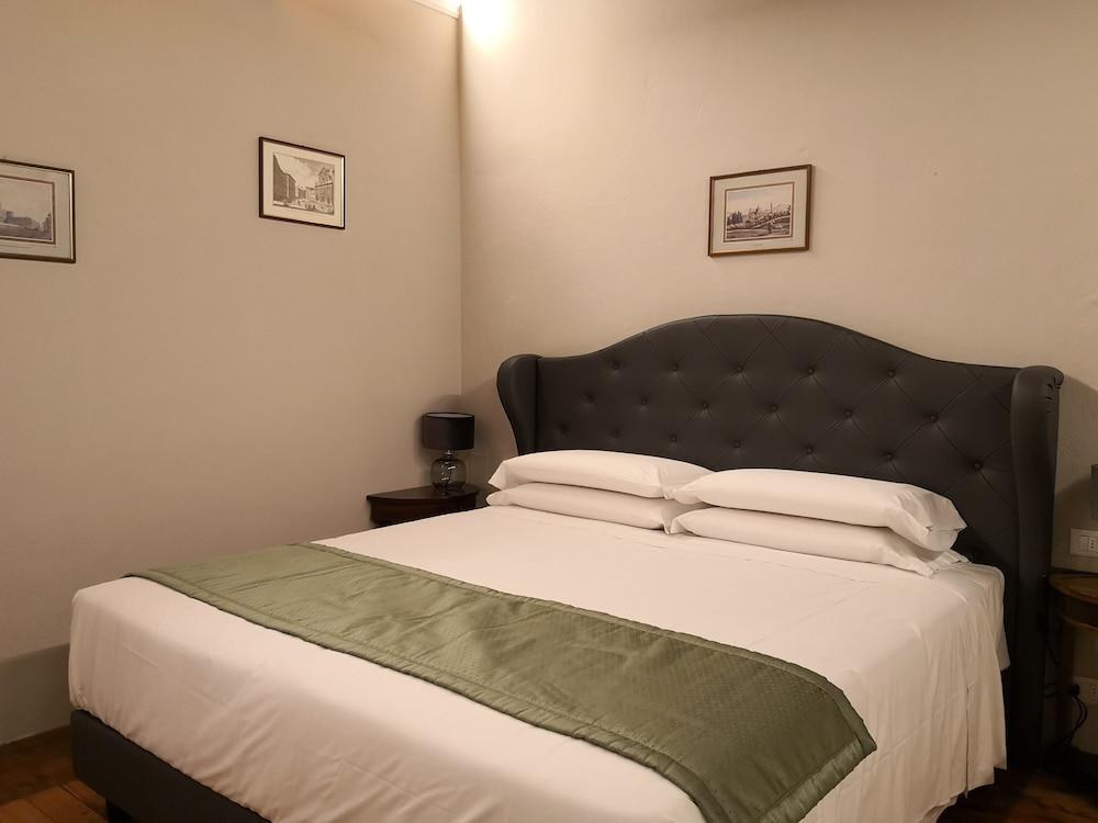 Hotel St. James photo 2