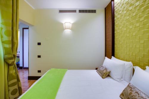 Solo Experience Hotel photo 4