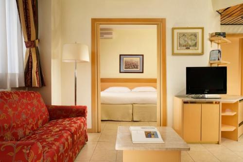 UNAWAY HOTEL & RESIDENCE QUARK DUE MILANO photo 1