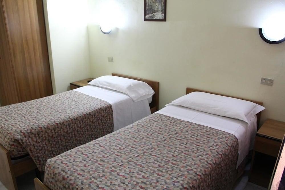 Albergo Leonardo Da Vinci photo 1
