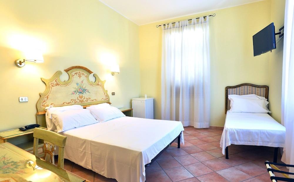 Sourire Hotel photo 1