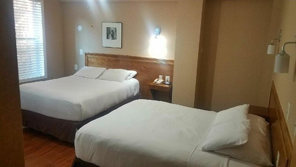 The Baron Hotel photo 1