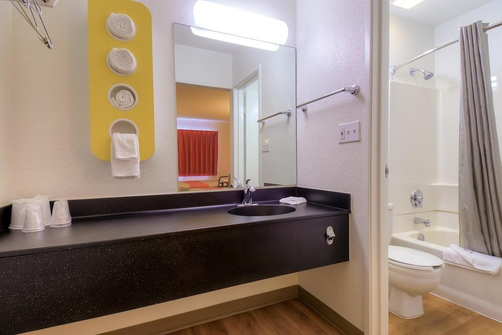 Motel 6-Las Vegas, NV - Boulder Hwy photo 3