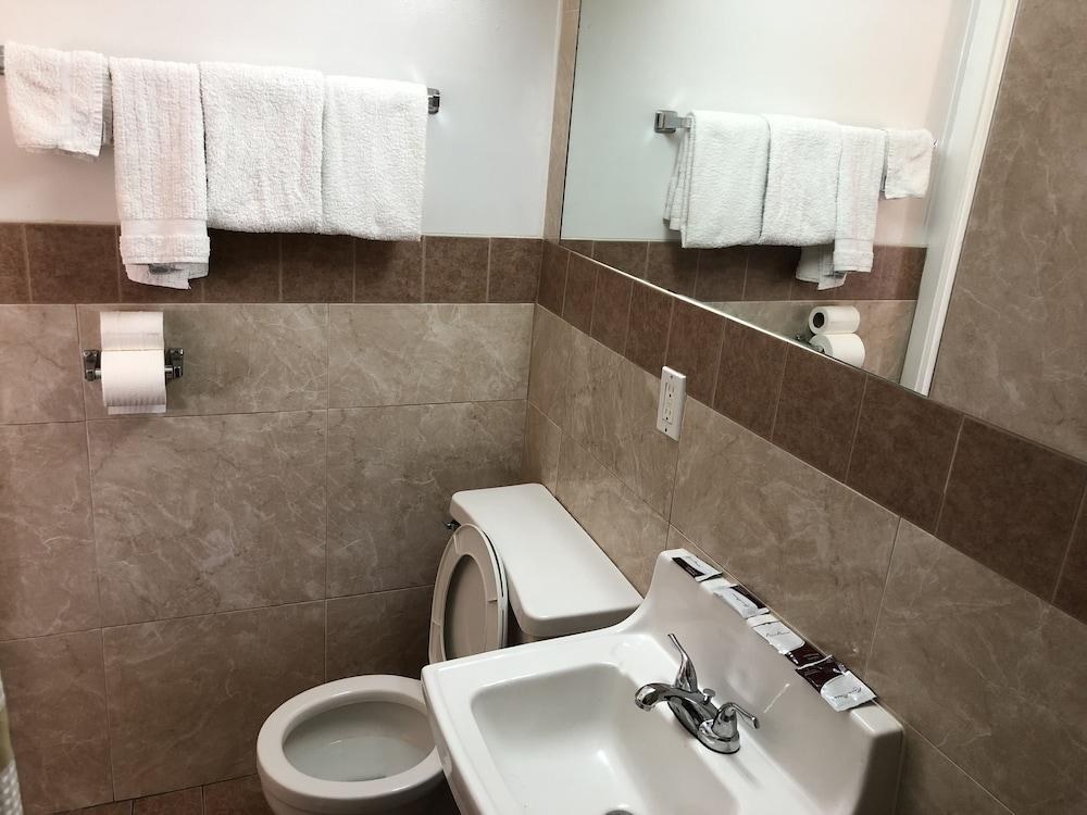 A Fisher's Inn Motel photo 3
