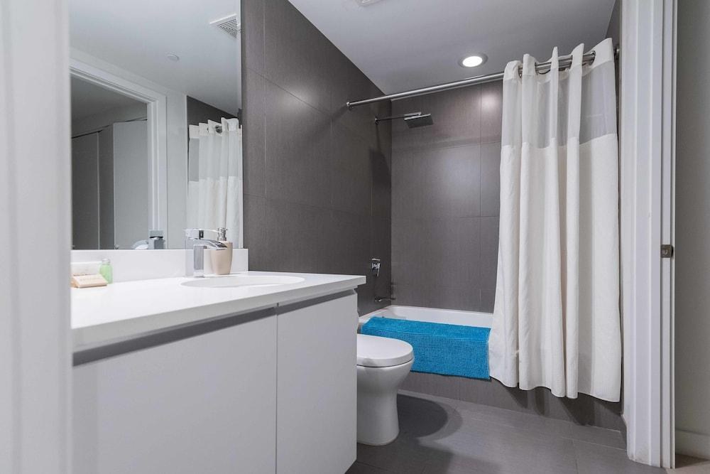 Dharma Home Suites Miami Beach at Monte Carlo photo 3