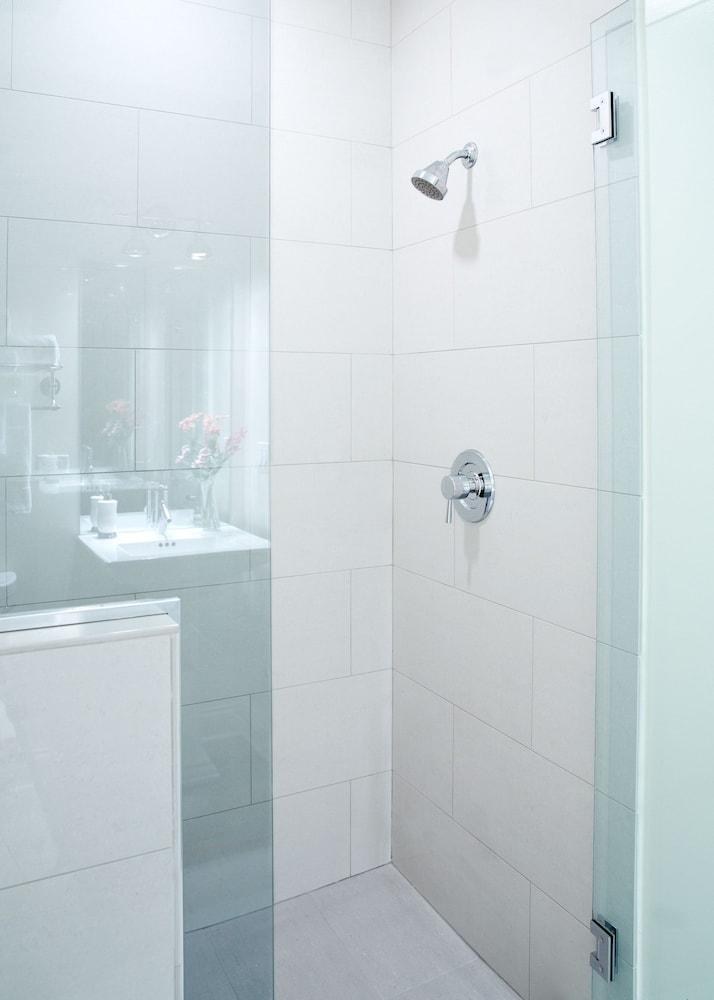 The Guesthouse Hotel photo 3