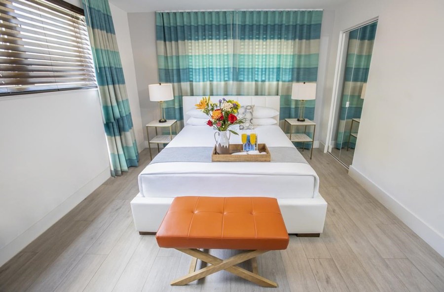 WATERSIDE HOTEL photo 2