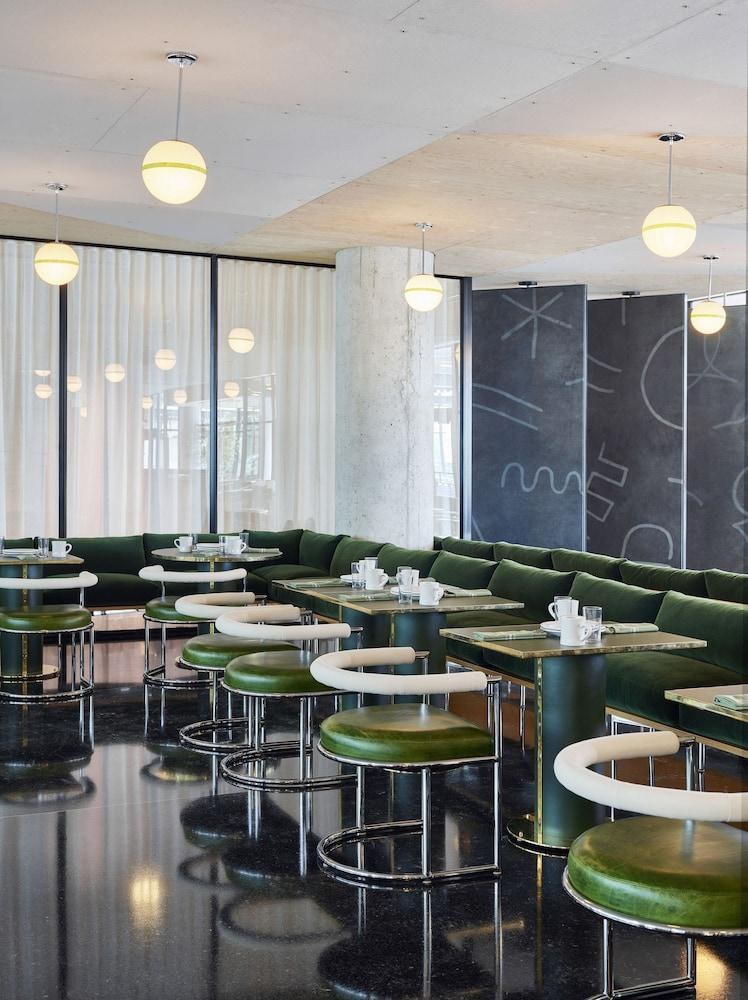 The Emily Hotel photo 3