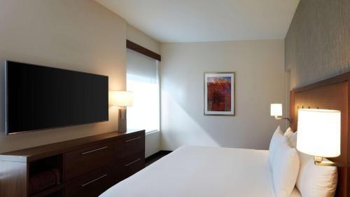 Hyatt Place Las Vegas at Silverton Village photo 2