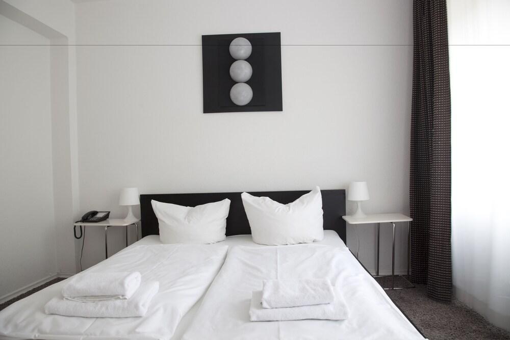 Hotel Mons am Goetheplatz photo 3