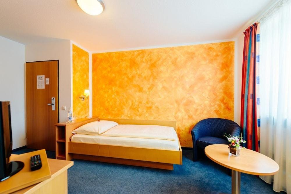 HOTEL GRAF LEHNDORFF photo 2