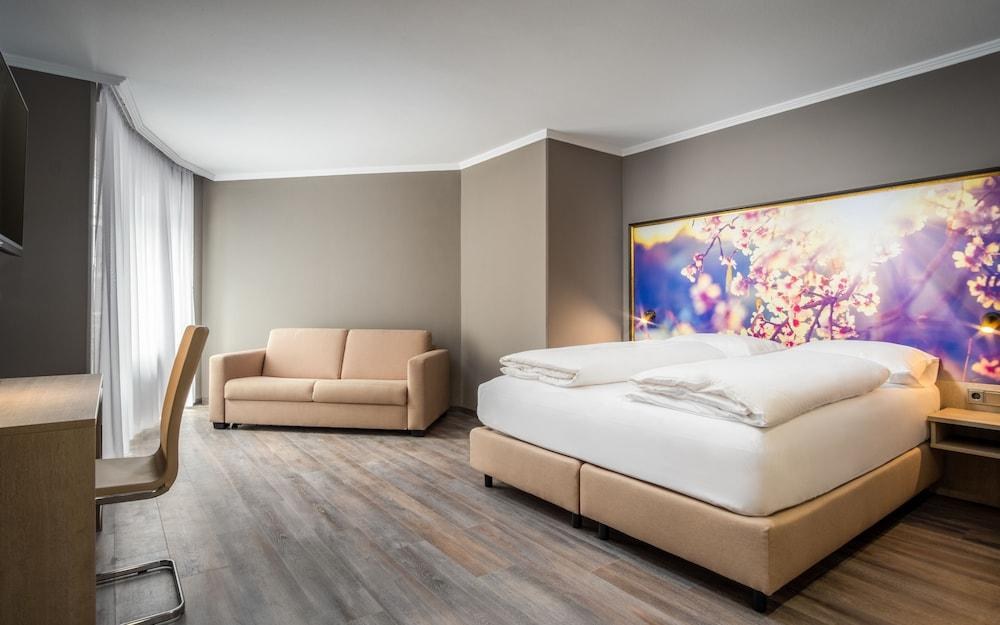 AWA Hotel photo 1