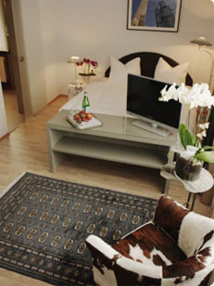 Hotel Lechnerhof Unterföhring photo 1