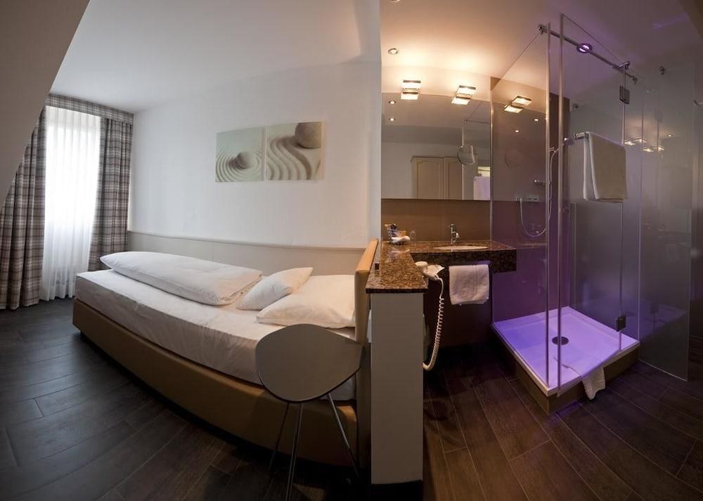 Hotel Lechnerhof Unterföhring photo 2