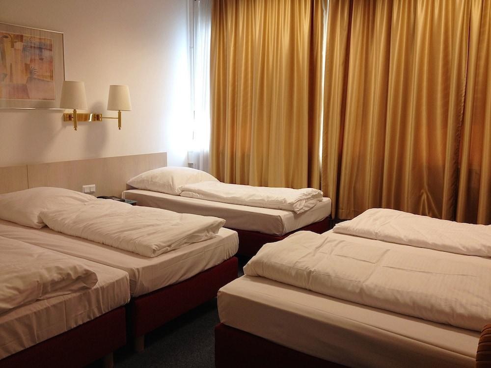 Hotel New Fair Munich Messe photo 2