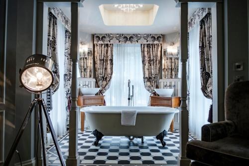 The Drayton Court Hotel photo 2