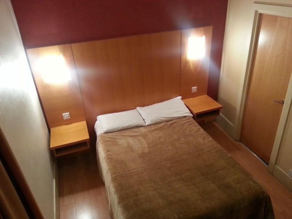 Berkeley Court Hotel photo 2