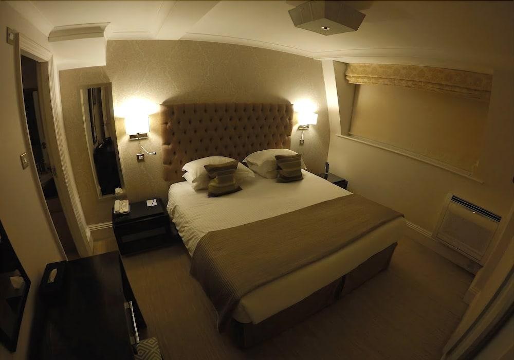 Beaufort House - Knightsbridge photo 2