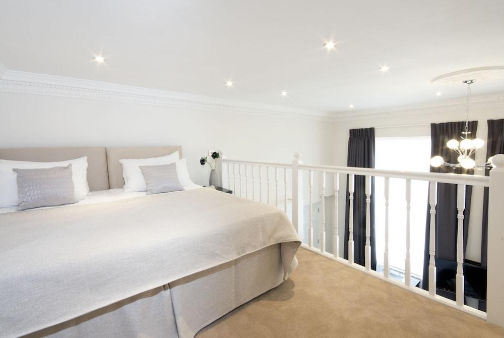 Queensgate Court photo 2