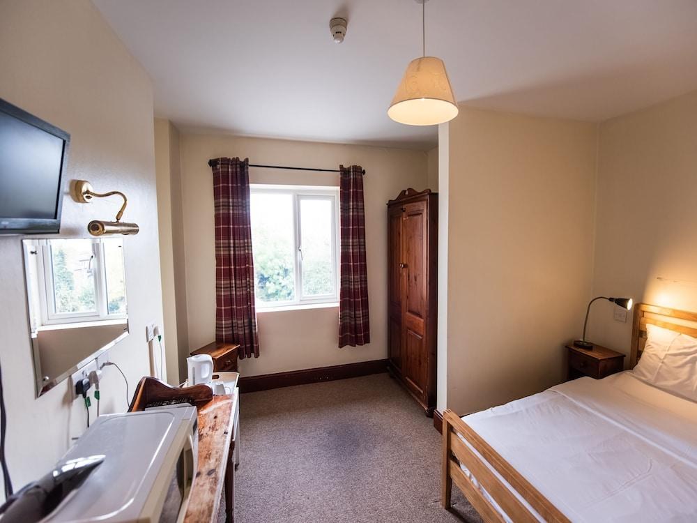 OYO The Green Man Pub And Hotel photo 1