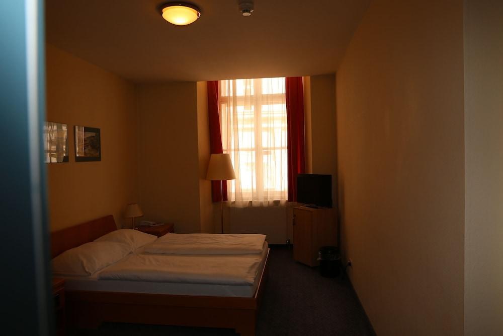 Very Central, 5 min to city center, Self Check In photo 2