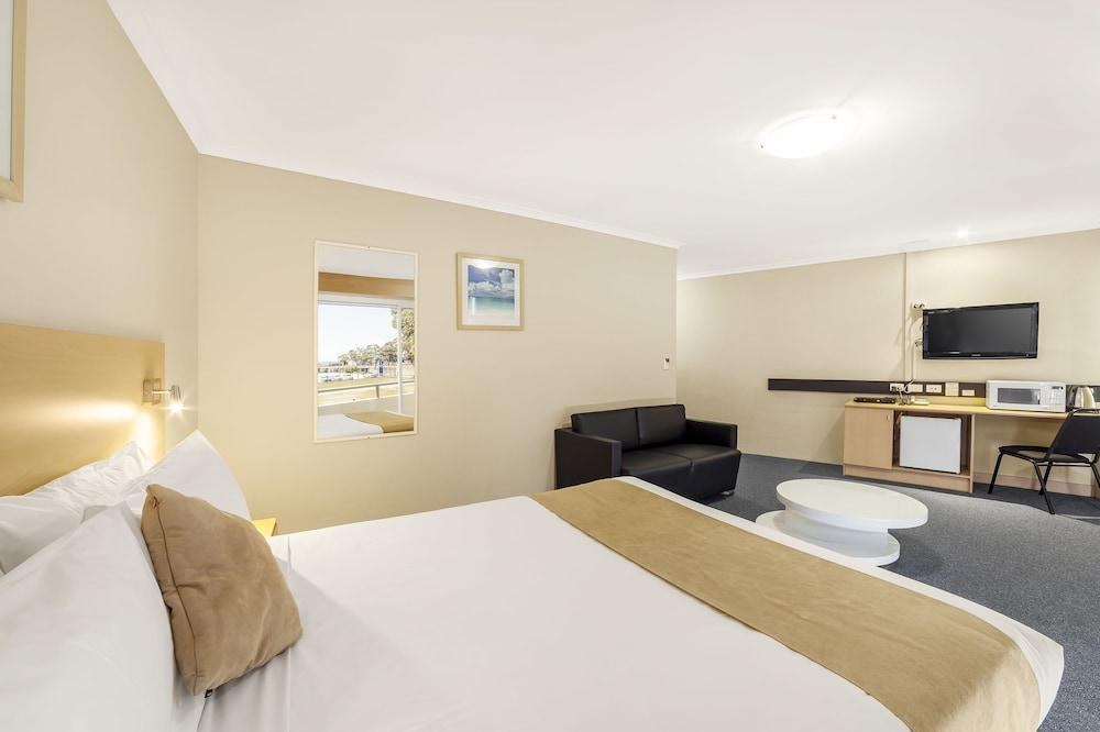 Ciloms Airport Lodge photo 1