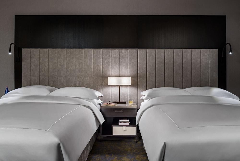 Hotel X Toronto by Library Hotel Collection photo 2