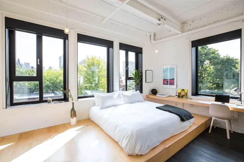 THE ANNEX HOTEL