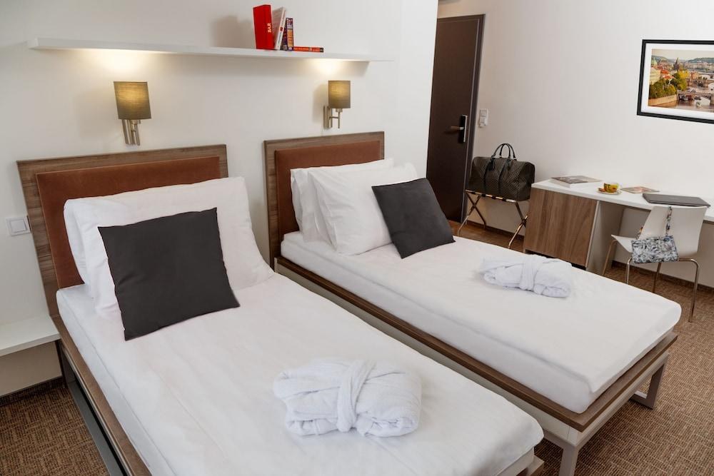 Sky Hotel Prague photo 1