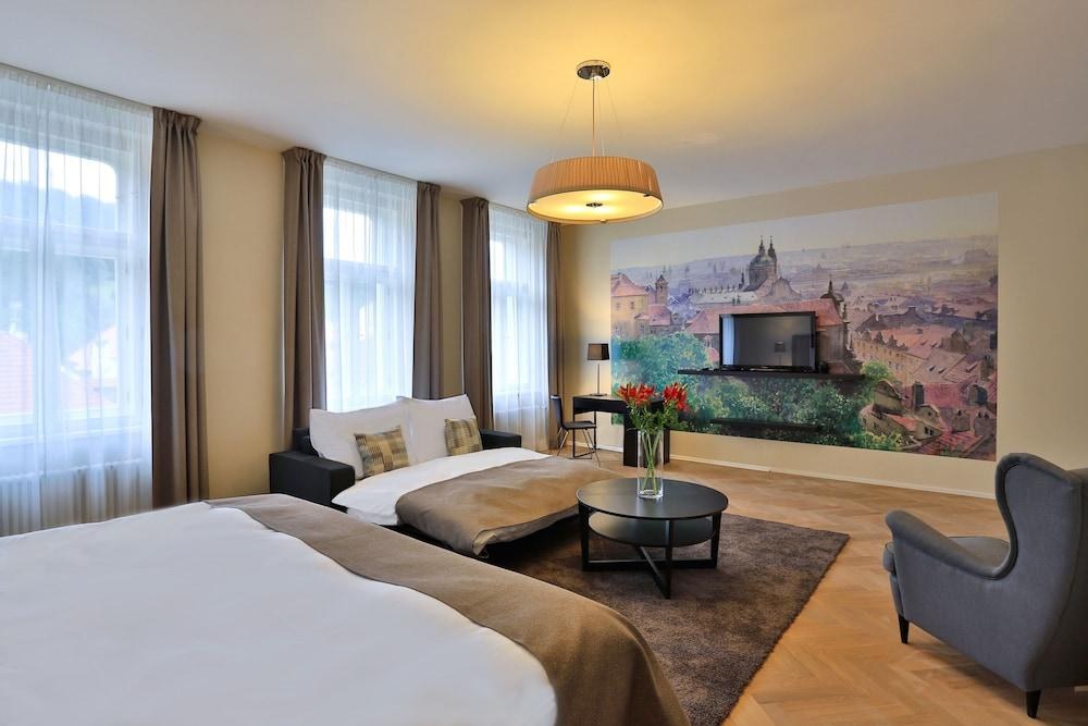 James Hotel & Apartments photo 2