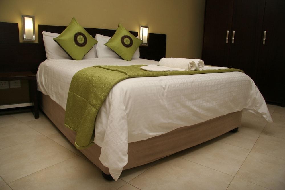 Pavilion Hotel photo 1
