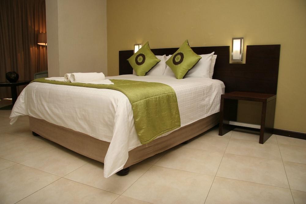 Pavilion Hotel photo 2