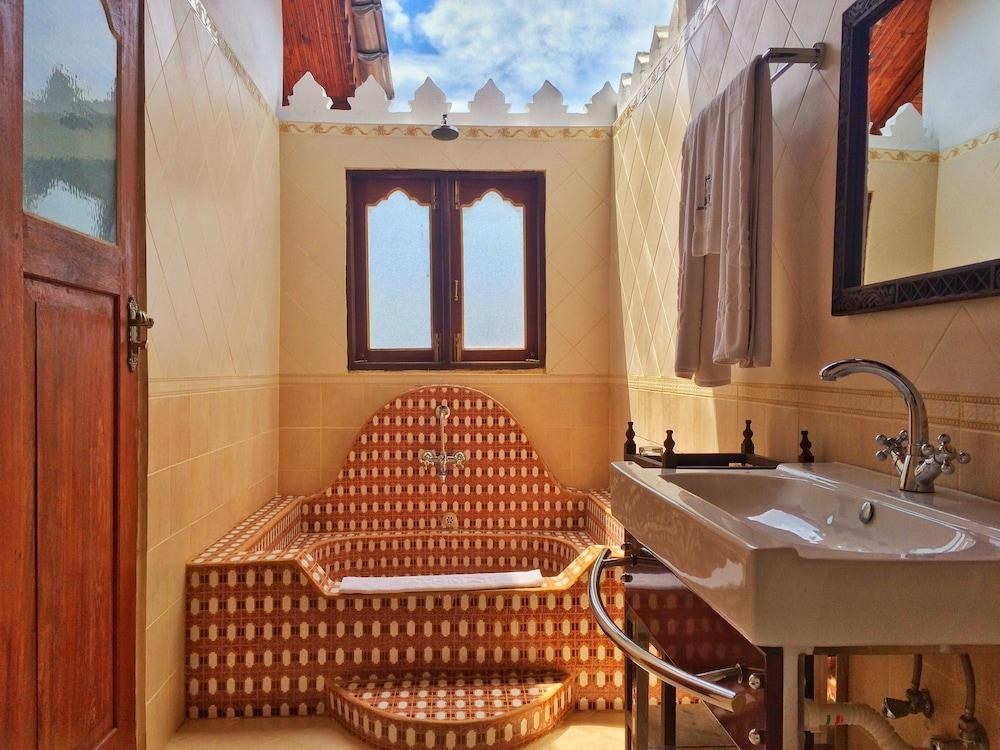 Dhow Palace Hotel photo 3