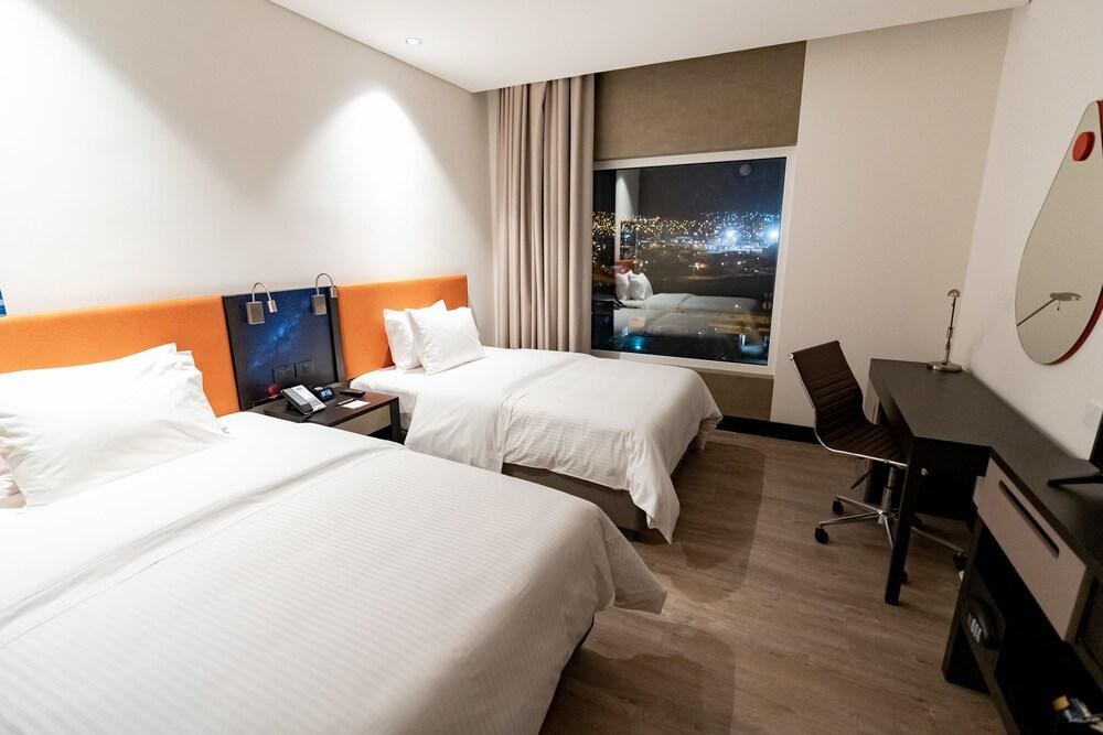 Hampton By Hilton Antofagasta photo 2