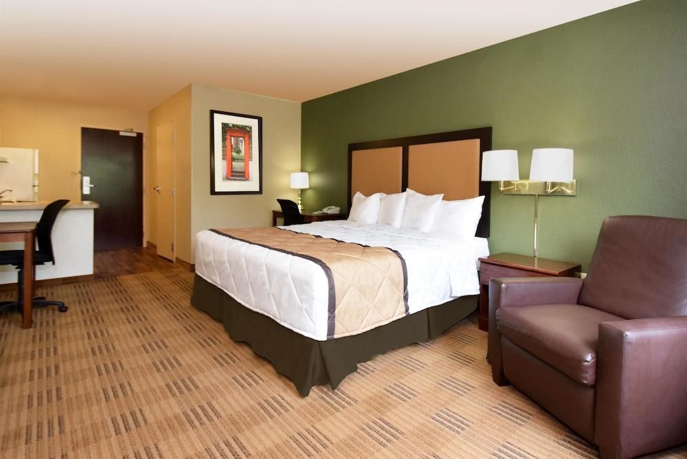 Extended Stay America Suites Orlando Theme Parks Major Blvd photo 2