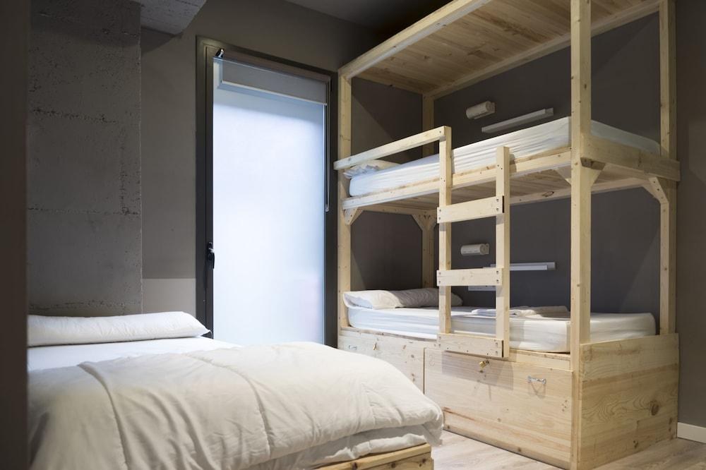 ANT Hostel Barcelona photo 3