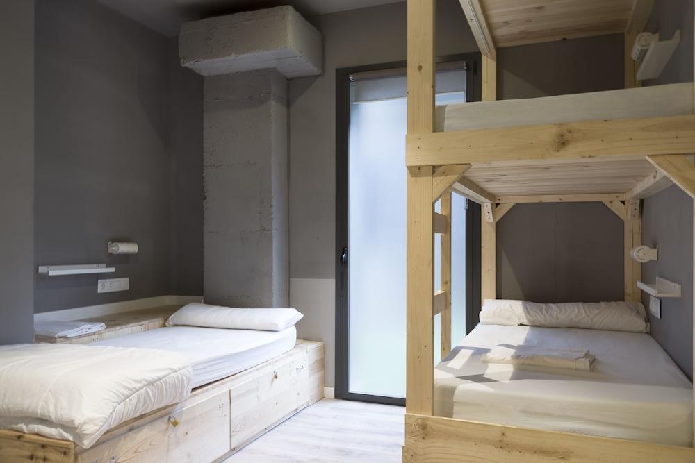 ANT Hostel Barcelona photo 4