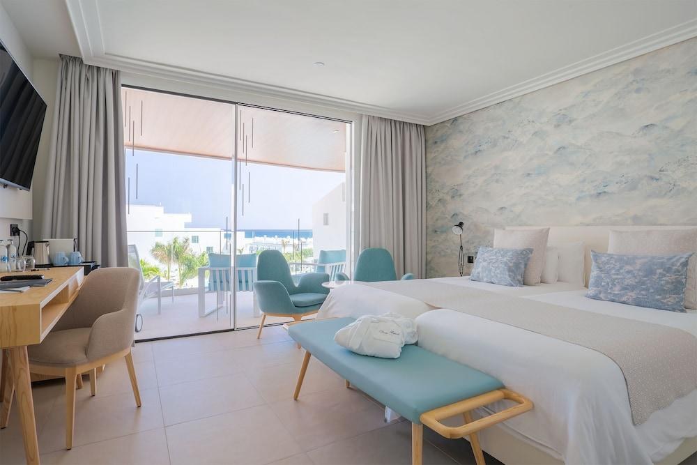 Lava Beach Hotel photo 1