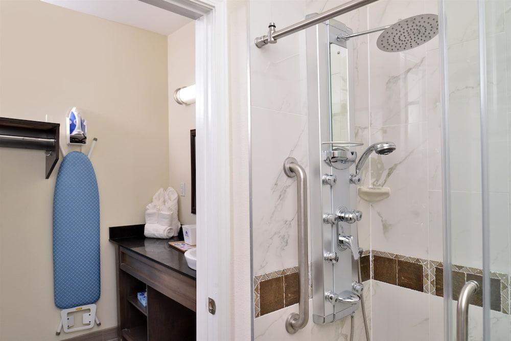 Americas Best Value Inn & Suites - Houston/Hwy 6 & Westpark photo 2