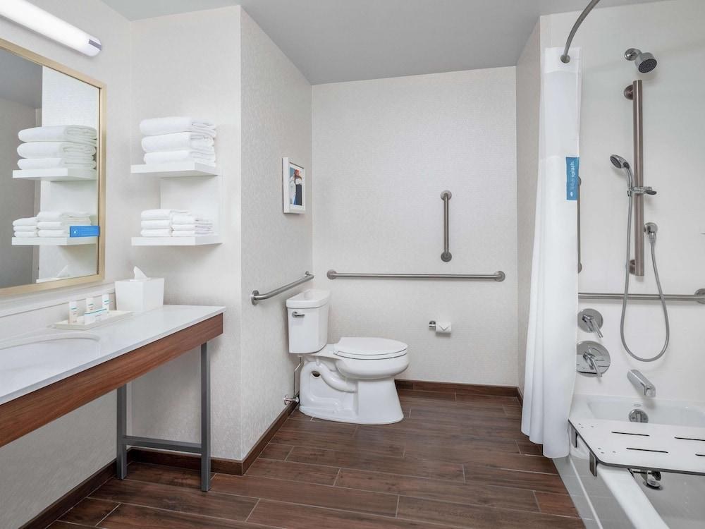 Hampton Inn By Hilton Chicago McCormick Place photo 3