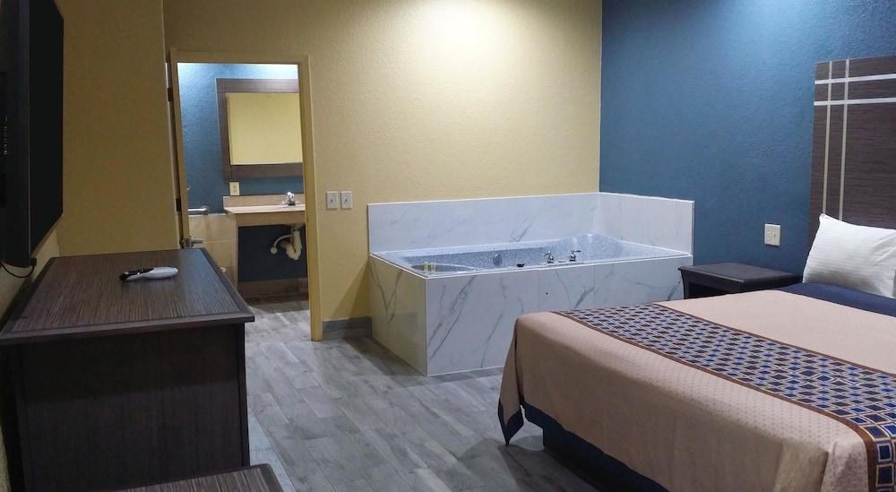 Americas Best Value Inn & Suites Northeast Houston photo 2