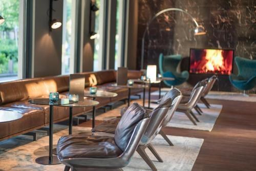 MOTEL ONE HAMBURG AIRPORT photo 1