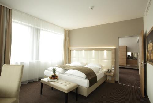 H4 Hotel Berlin Alexanderplatz photo 1