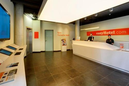 easyHotel Berlin Hackescher Markt photo 3