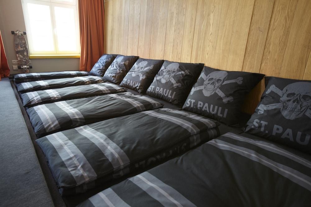SUPERBUDE HOTEL ST PAULI photo 1